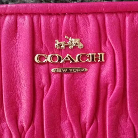 🆕 💕VTG/RARE Coach💕 - Luxe Leather Fuchsia Zip Clutch - Picture 3 of 11